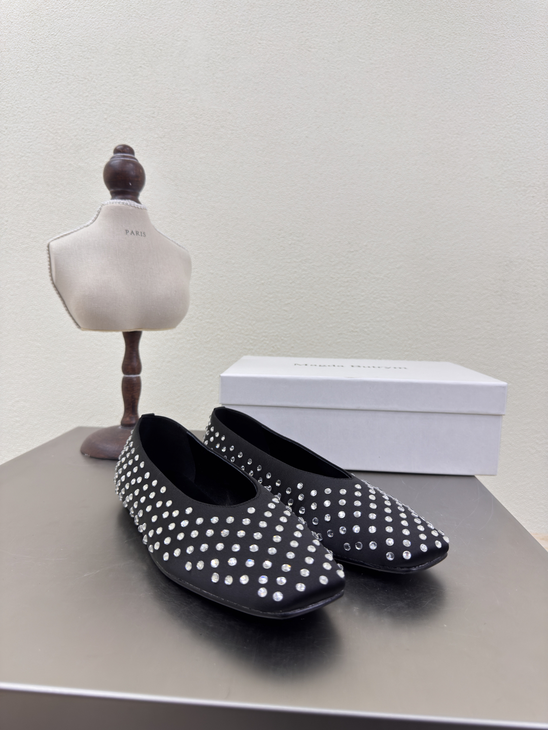 2025 Spring Summer Magda Butrym Black Diamond Drill Flat Shoes - 图片 3