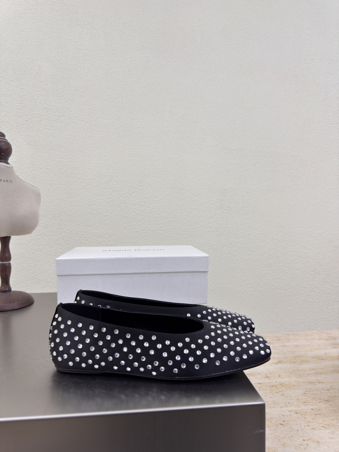 2025 Spring Summer Magda Butrym Black Diamond Drill Flat Shoes - 图片 5