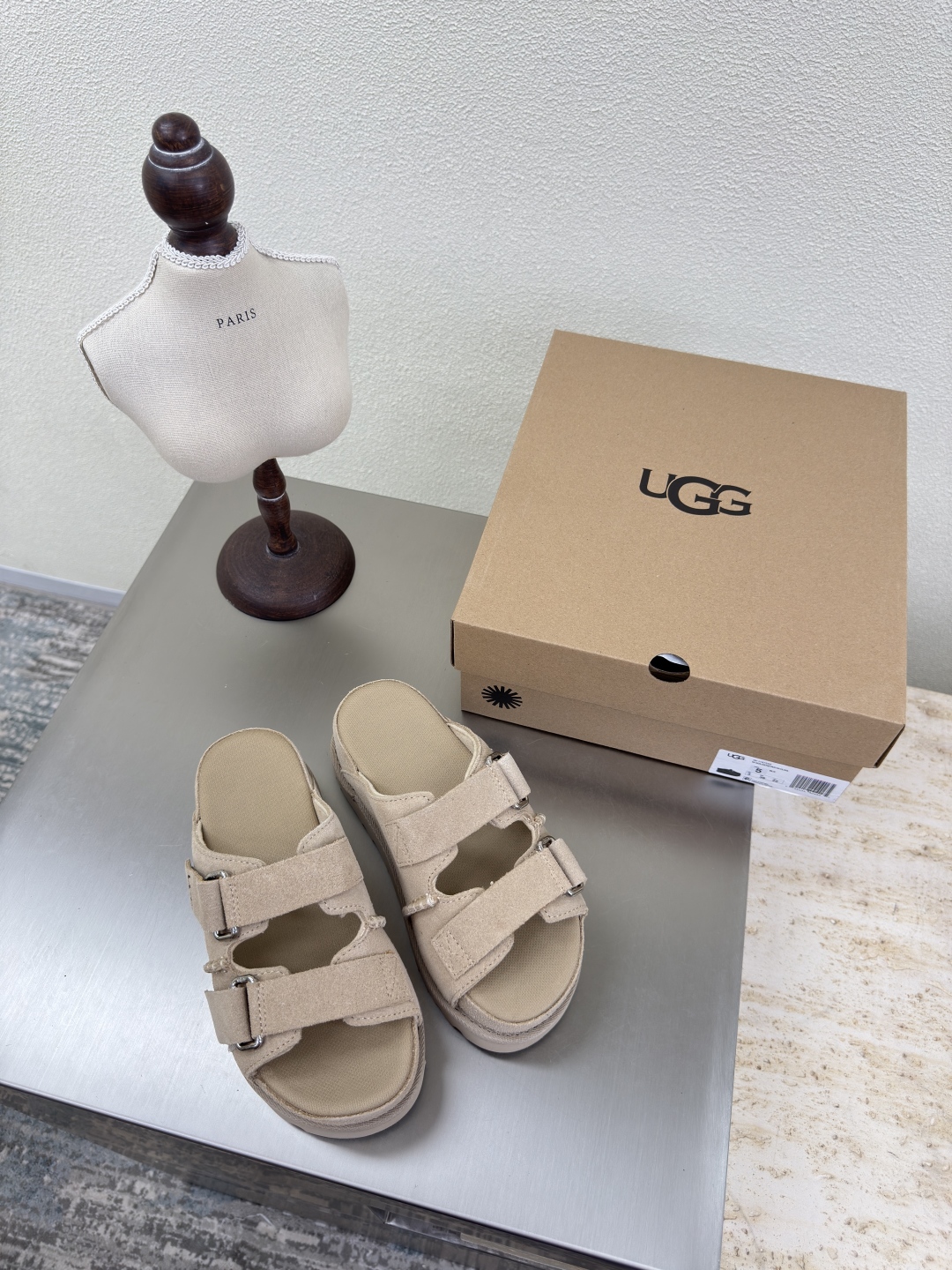 “UGS Sandals: Stylish Comfort with Fun Details for Citywalk”
