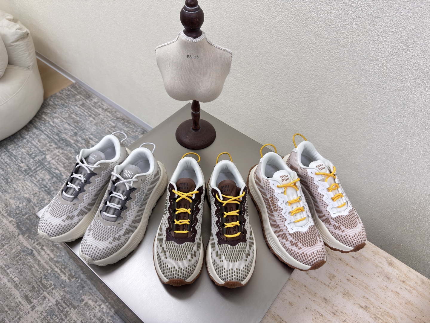 miu'miu 25ss Feiwei zapatillas cómodas de suela gruesa