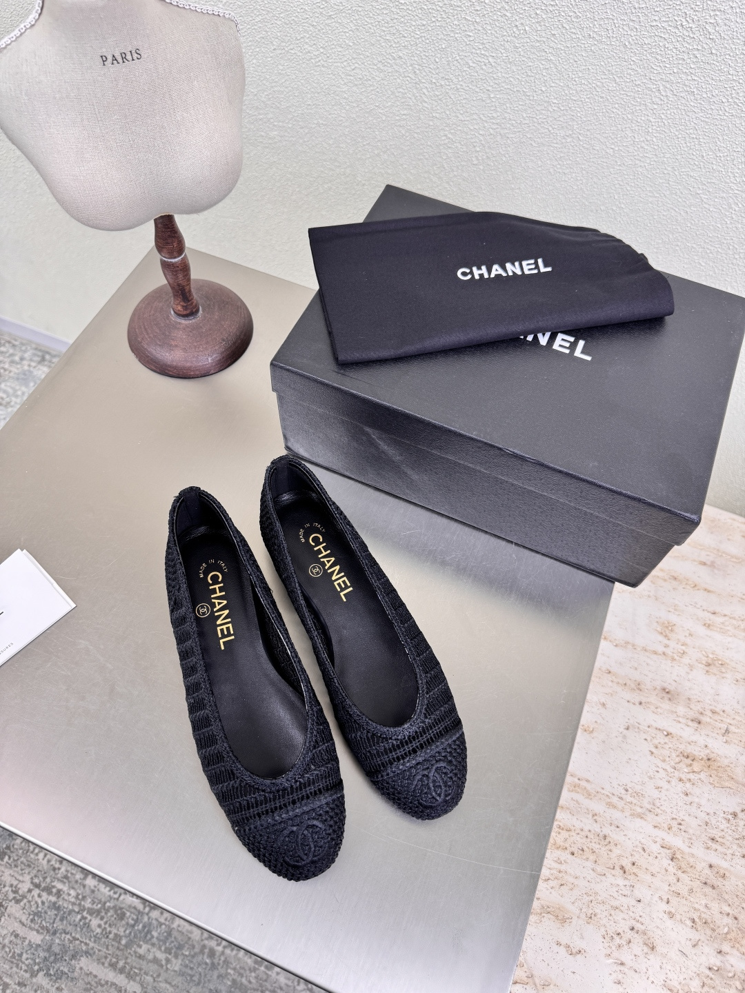 NO:414582,Xiaoxiang Feizhi Hand-woven single shoes Xiaoxiang Flat sole embroidery logo blessing Comfortable and stylish All black Original material l Full texture Classic round head thick sole design Super comfortable logo clearly visible Elegant Lambskin inner lining clear foot pad logo without tiring feet Printed brand logo benchmarking and matching version Pursuit of quality Original Italian genuine leather outsole Full texture 35 36 37 38 39 40 41 (40 41 customized) Matched with original packaging, single shoes, sheepskin, Leather soles19860909小香 飞织 手工编织单鞋 小香 平底  刺绣 logo 加持 舒适有范 全黑 原版材质 l 质感满满 经典圆头厚底设计 超舒适   logo清晰可见  优雅 内里选用小羊皮内里 垫脚logo清晰  不累脚 钢印品牌logo 对标对版 追求品质 原版意大利 真皮大底 质感满满  35 36 37 38 39 40 41（40 41 定制） 搭配原版包装,单鞋,sheepskin,Leather soles,Women's Shoes