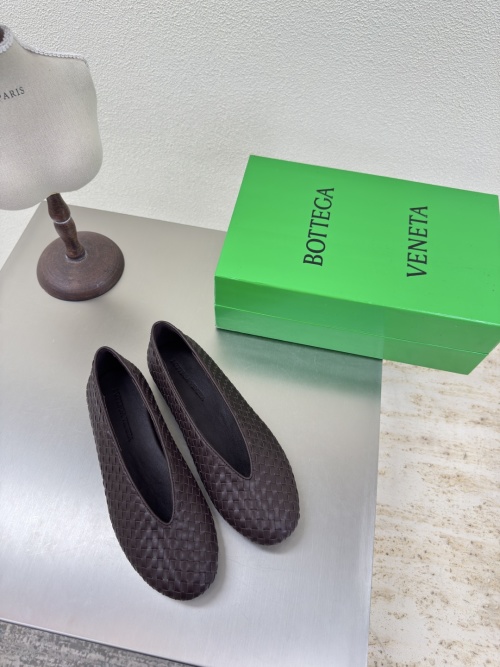 Bottega Veneta Rosa Ballet Flats - Hand-Woven Comfort and Style 1 Bottega Veneta Rosa Ballet Flats - Hand-Woven Comfort and Style