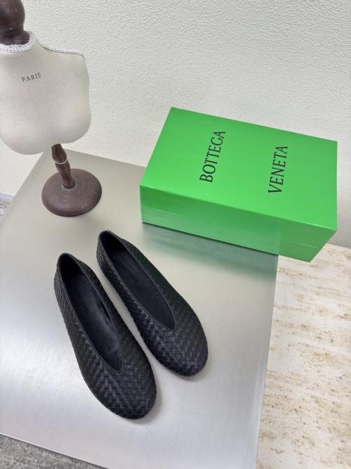 Bottega Veneta Rosa Ballet Flats - Handwoven Leather, Comfortable & Stylish 1 Bottega Veneta Rosa Ballet Flats - Handwoven Leather, Comfortable & Stylish