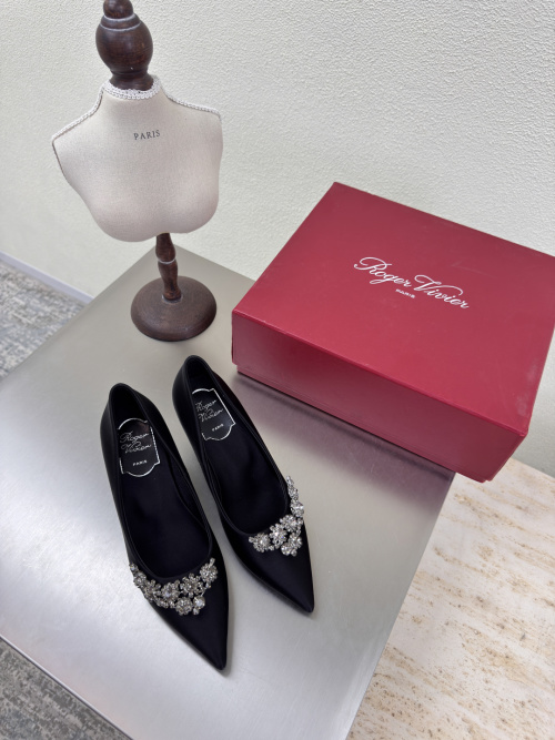 Roger Vivier Women's Pointed Toe Silk Pumps with Crystal Embellishments 1 Roger Vivier Women's Pointed Toe Silk Pumps with Crystal Embellishments