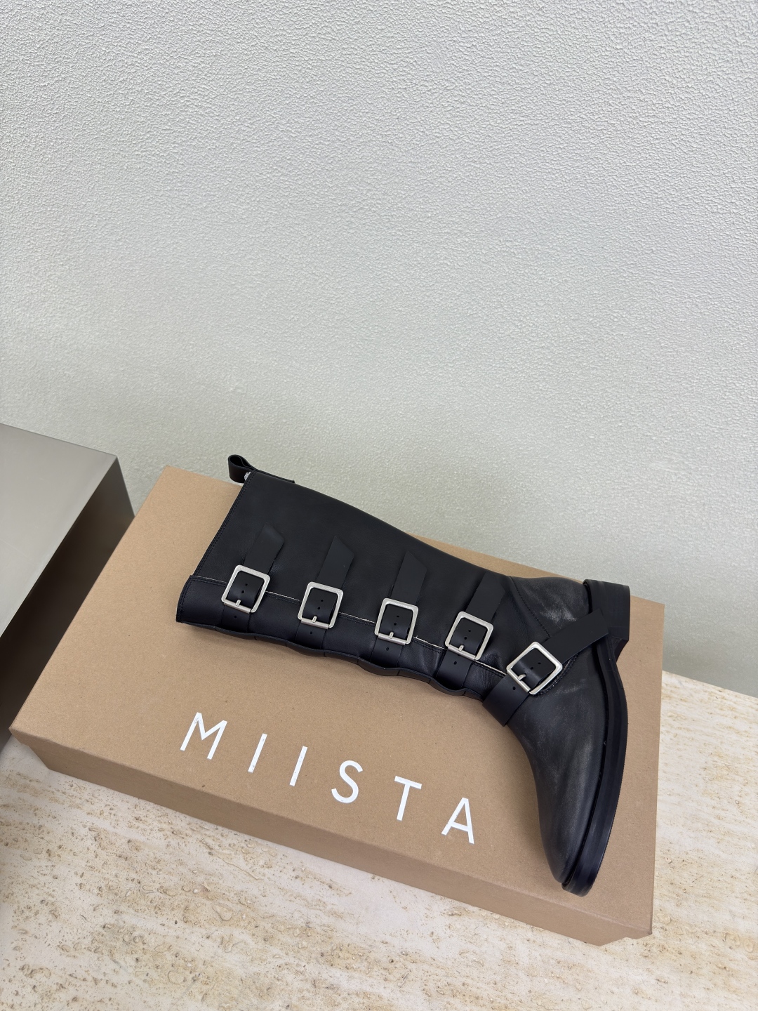 Miista Italy: New High-End Black Plant Shoes, Original Design for Outdoor Exploration. - 图片 6