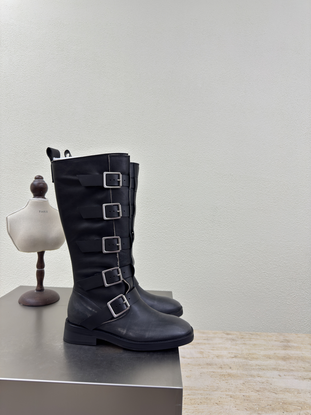 Miista Italy: New High-End Black Plant Shoes, Original Design for Outdoor Exploration. - 图片 2