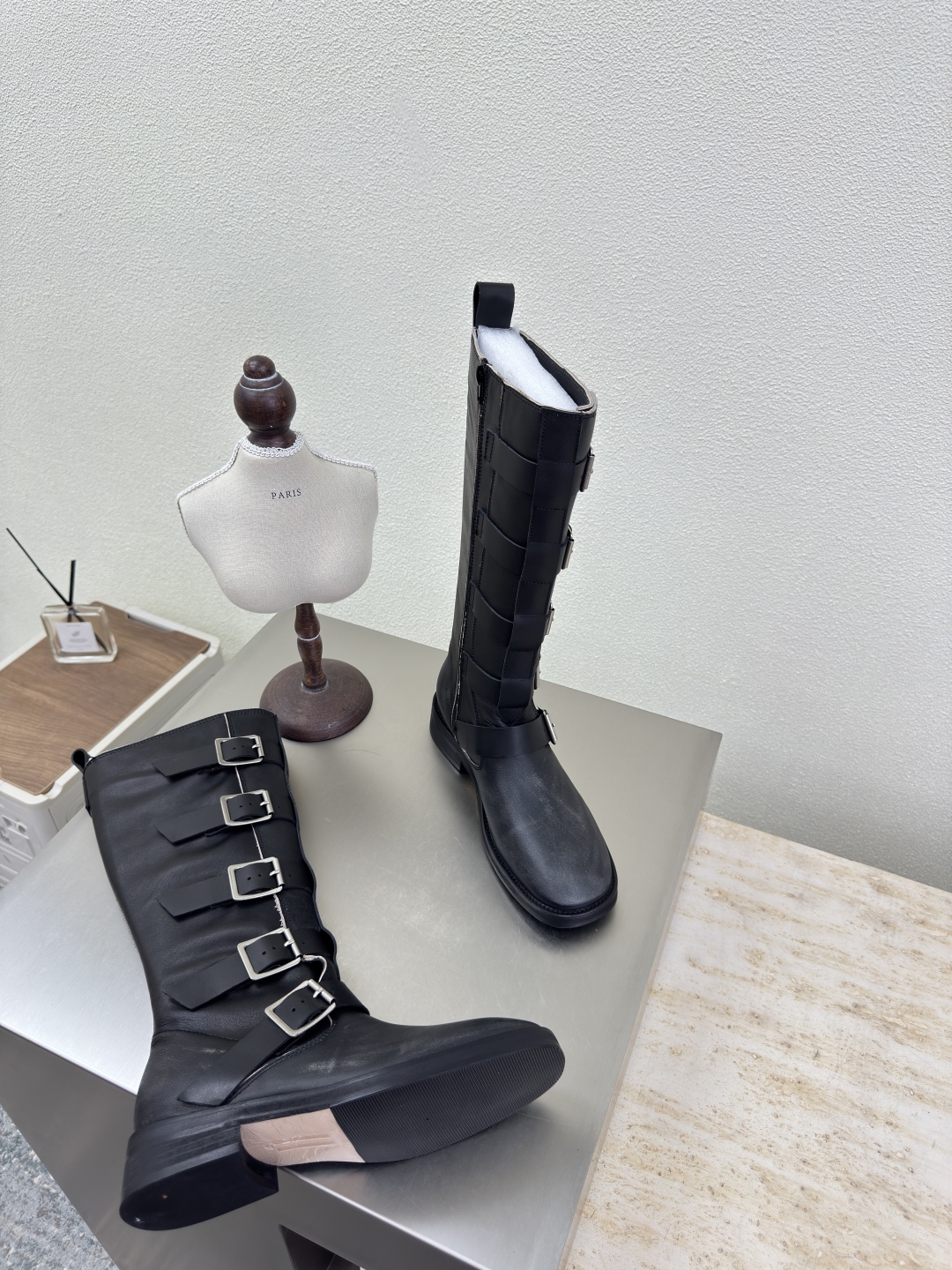 Miista Italy: New High-End Black Plant Shoes, Original Design for Outdoor Exploration. - 图片 3