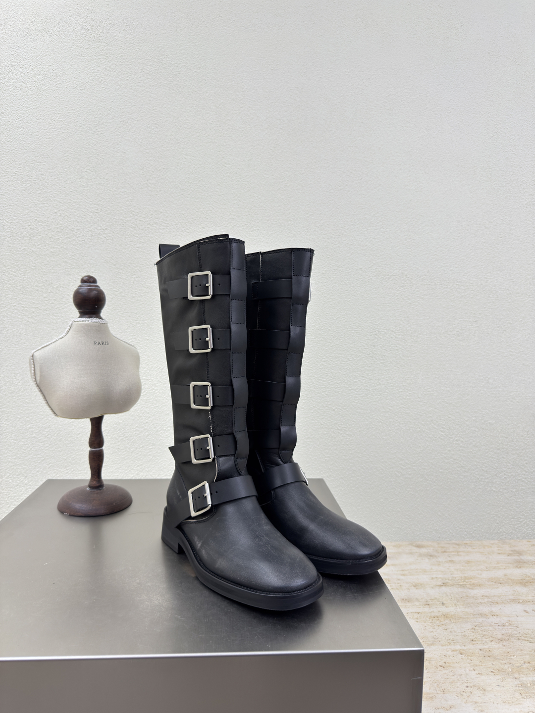 Miista Italy: New High-End Black Plant Shoes, Original Design for Outdoor Exploration.
