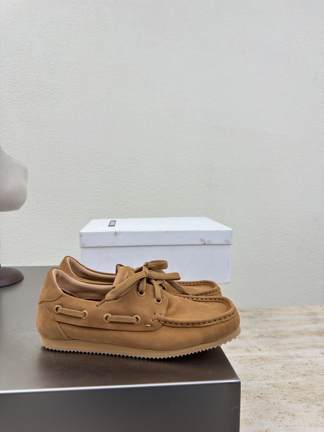 Stylish and Comfortable Jacquemus Butterfly Sandals in Brown for Lazy Days - 图片 7