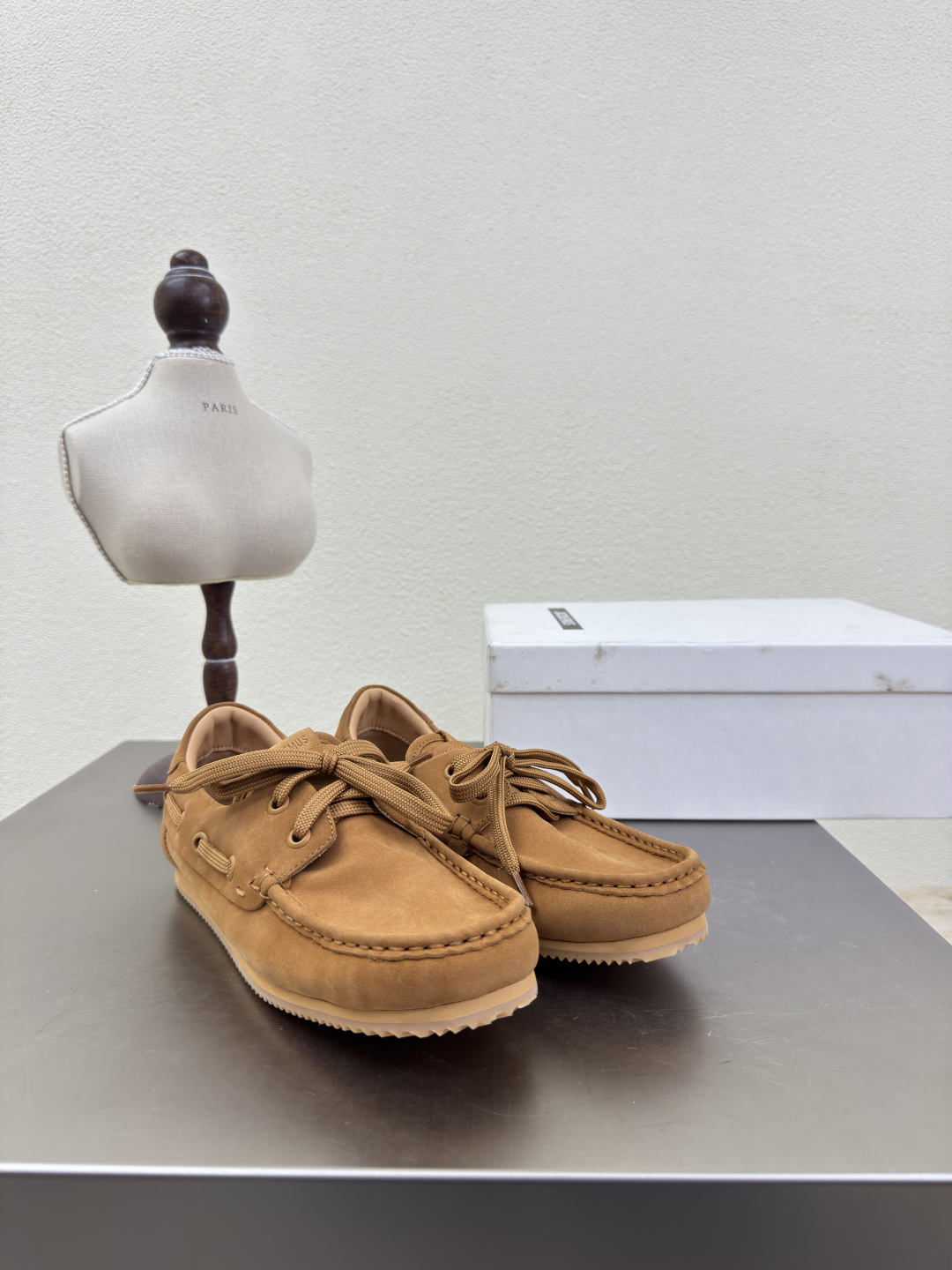 Stylish and Comfortable Jacquemus Butterfly Sandals in Brown for Lazy Days - 图片 3