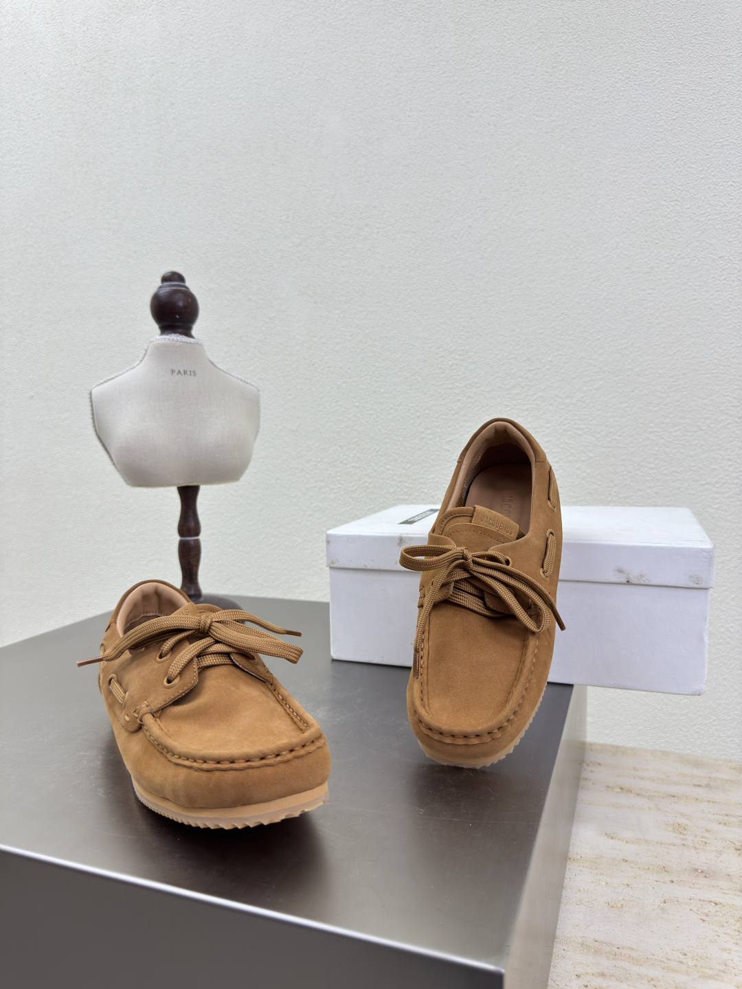 Stylish and Comfortable Jacquemus Butterfly Sandals in Brown for Lazy Days - 图片 9