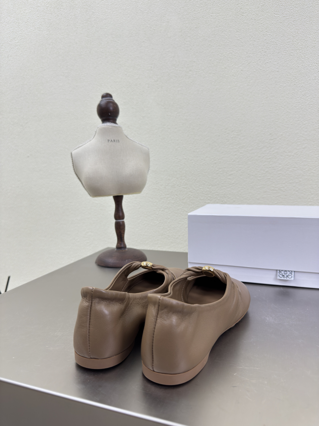 “Loewe Mary Jane Sole Shoes: Beauty of Lambskin, Perfect for Wide Feet” - 图片 8
