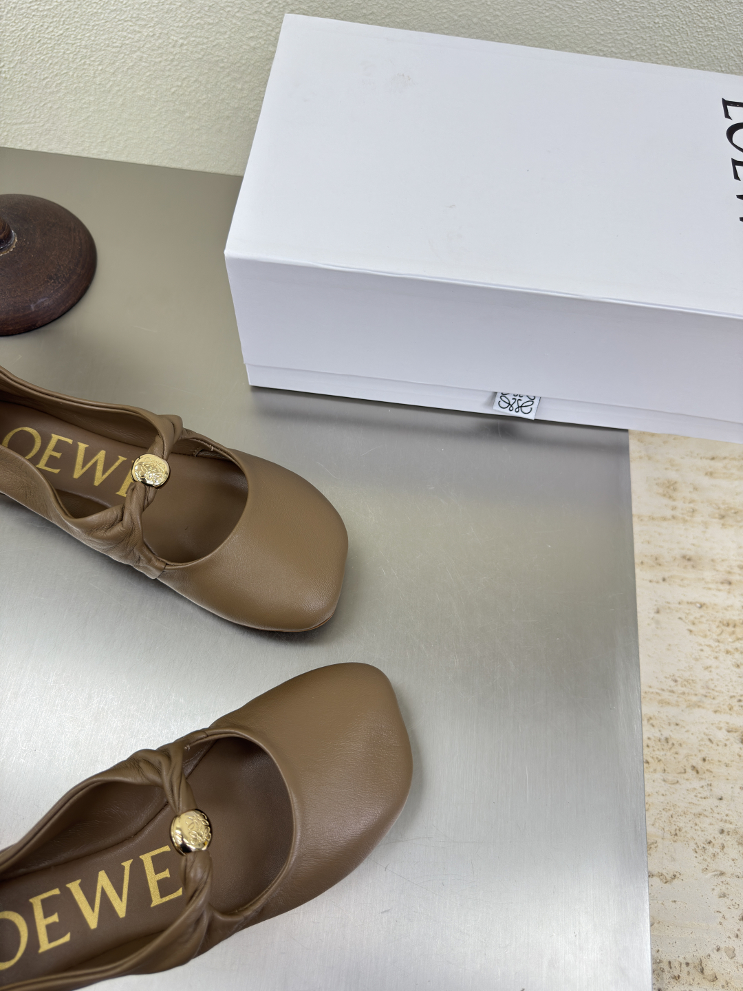 “Loewe Mary Jane Sole Shoes: Beauty of Lambskin, Perfect for Wide Feet” - 图片 9