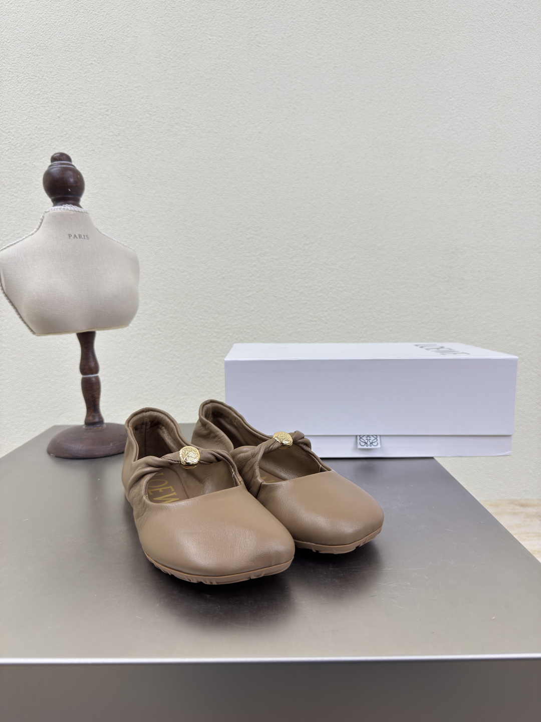 “Loewe Mary Jane Sole Shoes: Beauty of Lambskin, Perfect for Wide Feet” - 图片 3