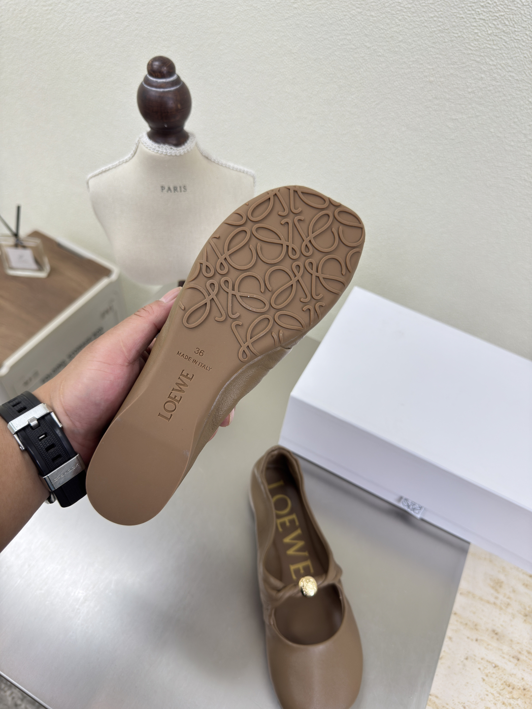 “Loewe Mary Jane Sole Shoes: Beauty of Lambskin, Perfect for Wide Feet” - 图片 6