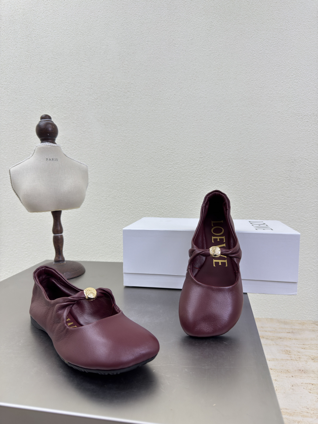 Loewe Mary Jane Shoes: Luxurious Lambskin Beauty for Fall Fashion - 图片 8