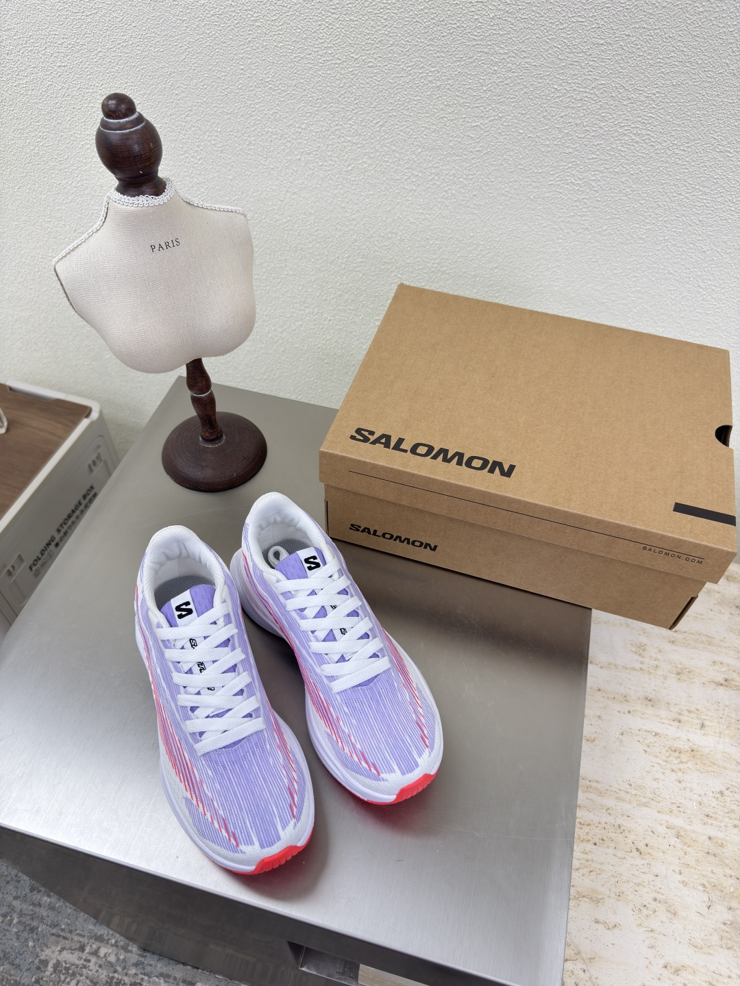 NO:443200,Salomon Lightweight series Jogging shoes Thick-soled flying weaving Salomon sports shoes New product is on sale Purple-red men's 10 Salomon's outfit inspiration is presented with both hands~ Men's and women's styles Co-branded sneakers versatile and breathable, equipped with Salomon's advanced technology, a pair of outdoor outfits or diverse terrain Original consistent craftsmanship Original consistent outsole Outdoor exploration, set off as you like, a retro low saturation, clean out of the door, fight nature, and gain a pleasant wild fun Benchmark version The original consistent women's style 35 36 37 38 39 40 (40 customization) Men's style 39 40 41 42 43 44 45 (39 45 customization), casual shoes/sneakers19860909萨洛蒙 轻盈系列 慢跑鞋 厚底飞织  萨洛蒙 运动鞋 新品发售中   紫红色男10  Salomon穿搭灵感双手奉上~ 男女款 联名运动鞋 百搭透气,搭载Salomon先进技术一双搞定多种户外穿搭or多元地形 原版一致工艺 原版一致大底 户外探索 随心出发 一身复古低饱和,干净出门与自然交手,收获惬意野趣 对标对版 原版一致 女款 35 36 37 38 39 40（40定制） 男款 39 40 41 42 43 44 45（39 45 定制）,休闲鞋/运动鞋,sneakers,Women's Shoes