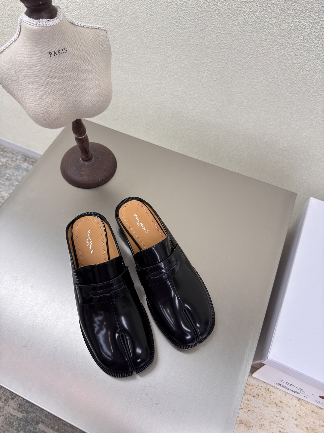 MM6 Maison Margiela: Innovative Italian Fashion with Leather and Edgy Designs
