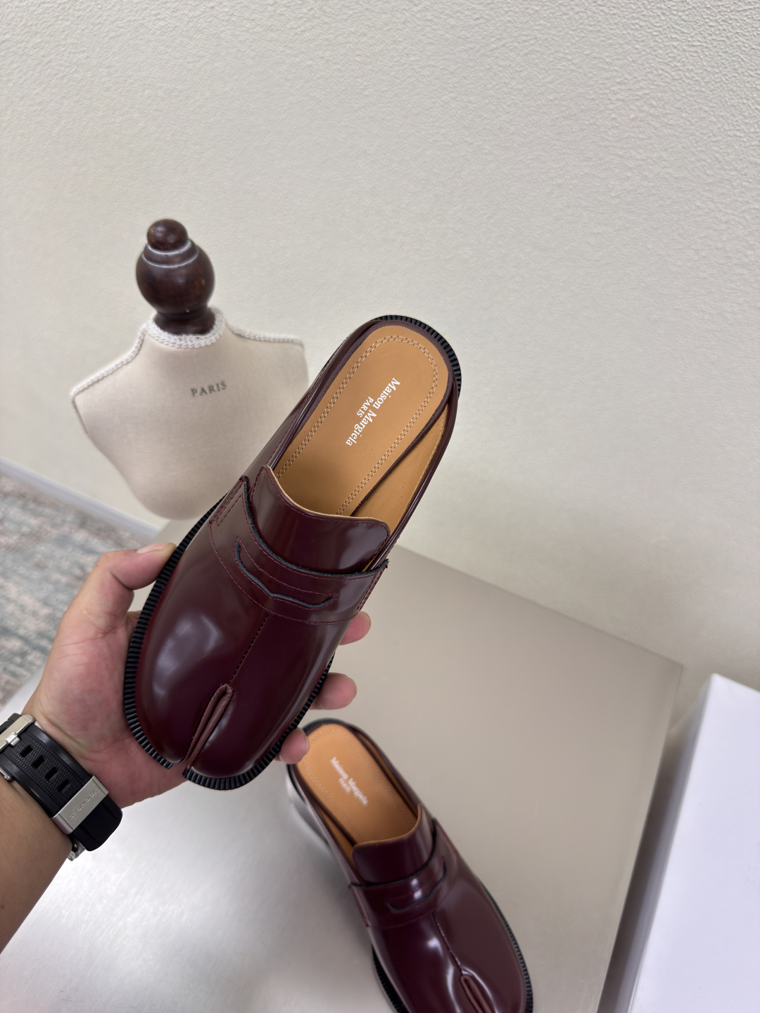 MM6 Maison Margiela: Innovative Italian Fashion with Experimental Designs - 图片 8