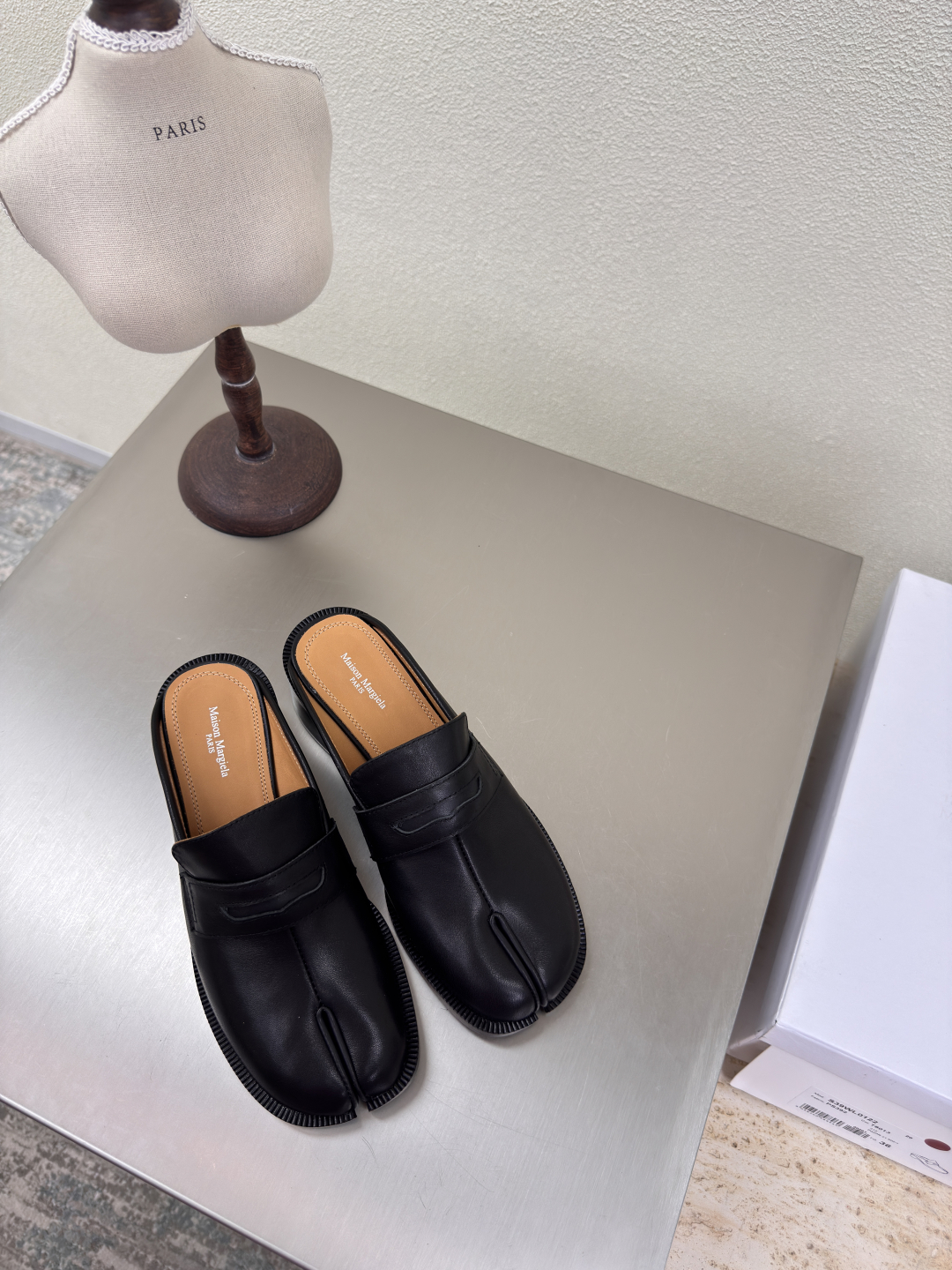 MM6 Maison Margiela: Innovative Fashion with Leather and Italian Style