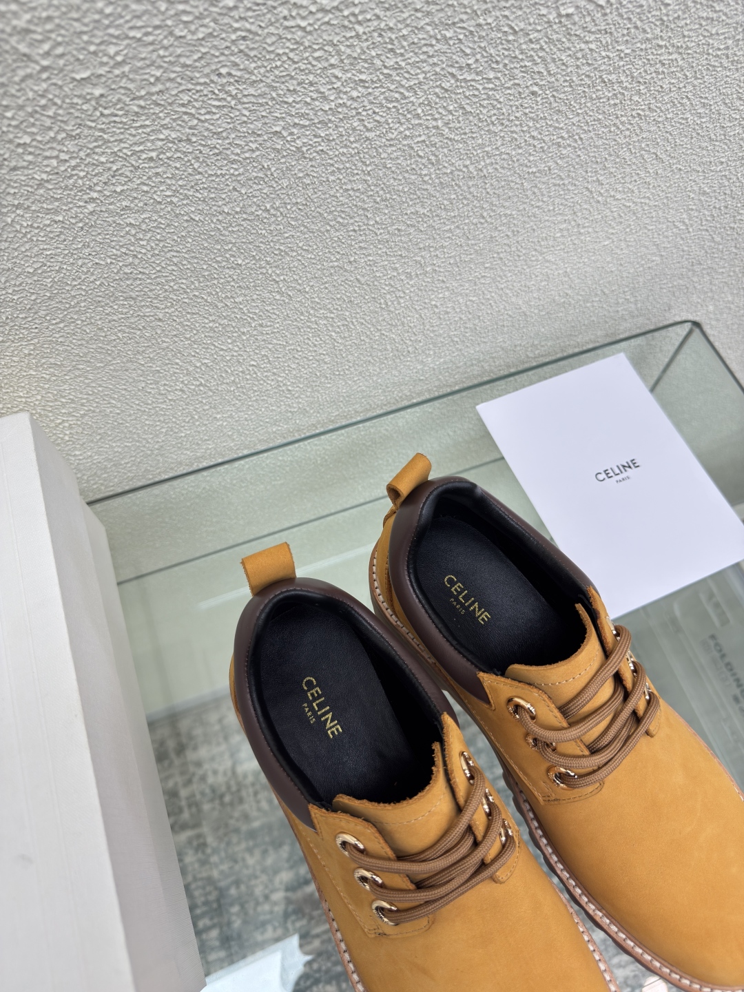 CELINE Khaki P744 Mountain Climbing Shoes: High-Quality Design for Couples - 图片 2