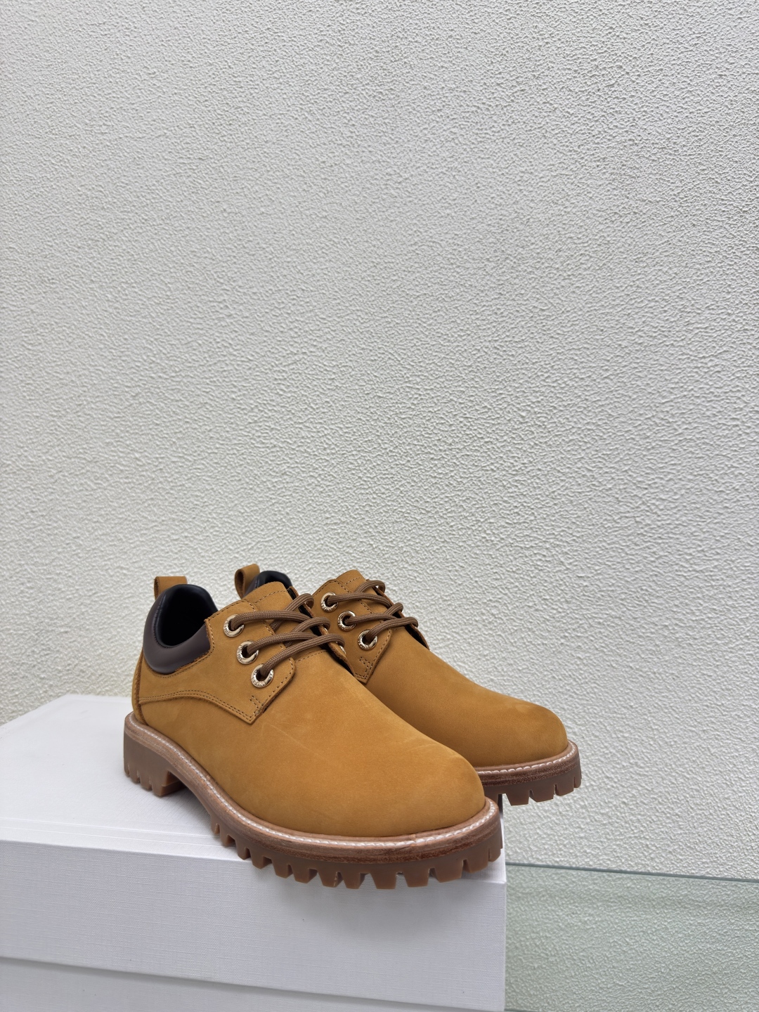 CELINE Khaki P744 Mountain Climbing Shoes: High-Quality Design for Couples - 图片 5