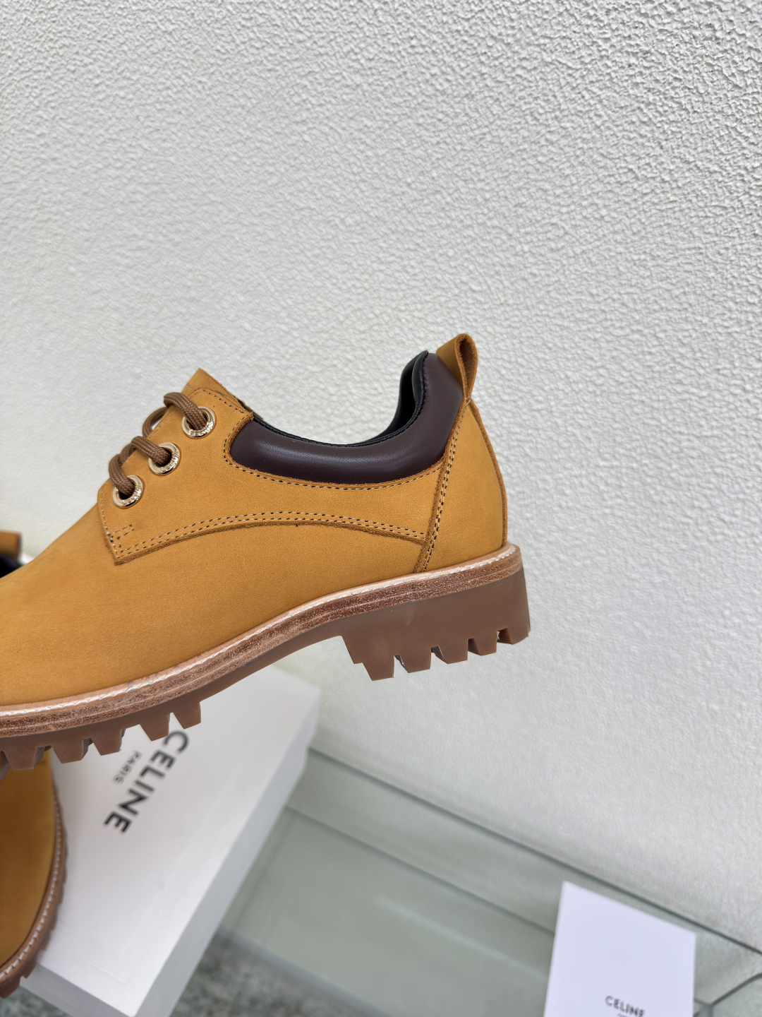 CELINE Khaki P744 Mountain Climbing Shoes: High-Quality Design for Couples - 图片 8