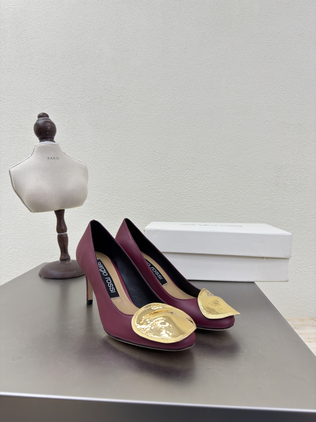 Sergio Rossi Sr Diani Burgundy Leather Pumps with Gold Hardware 2 cmp i1755336091161 8993 0 1