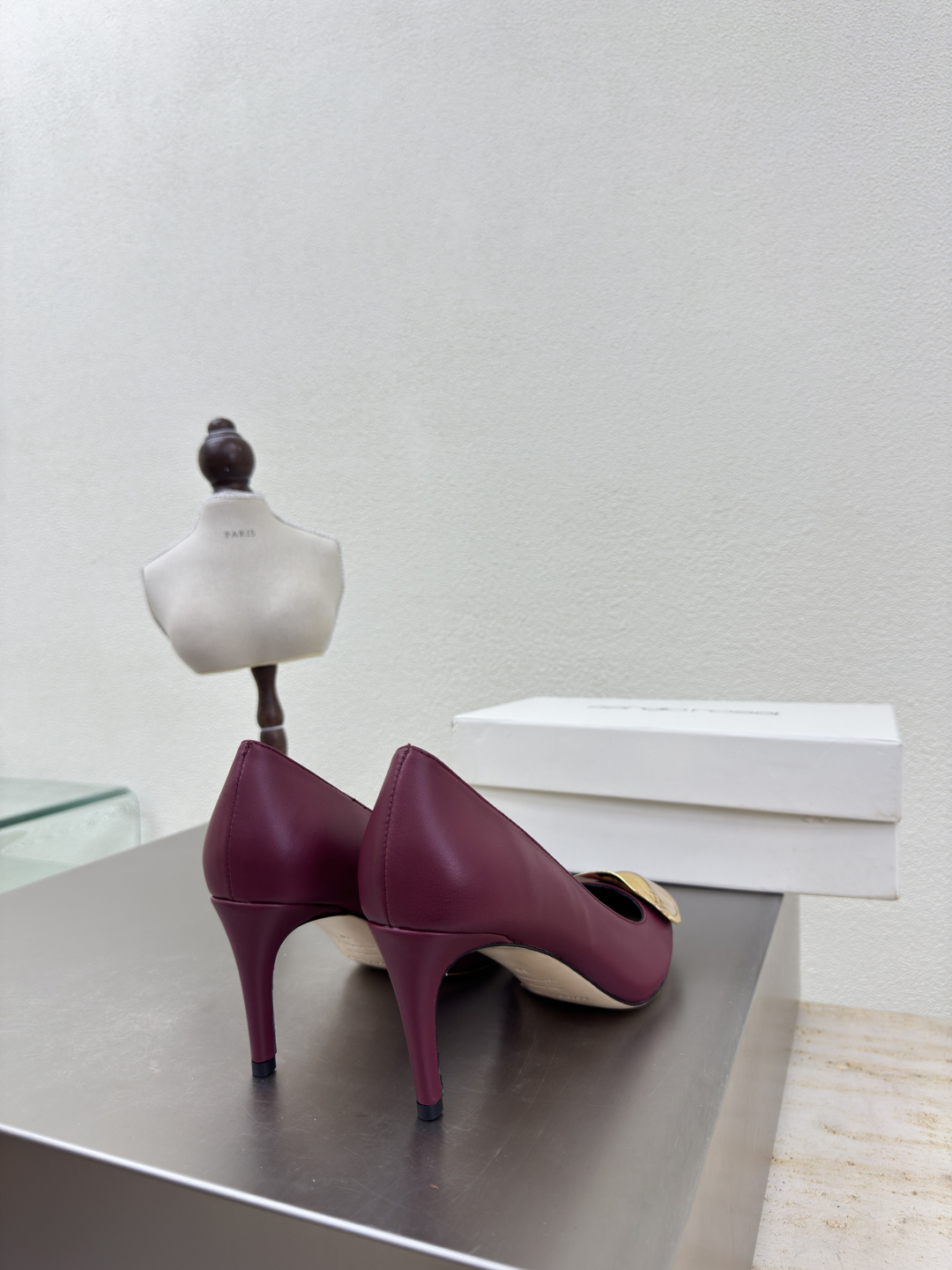 Sergio Rossi Sr Diani Burgundy Leather Pumps with Gold Hardware 8 cmp i1755336091213 2230 0 6