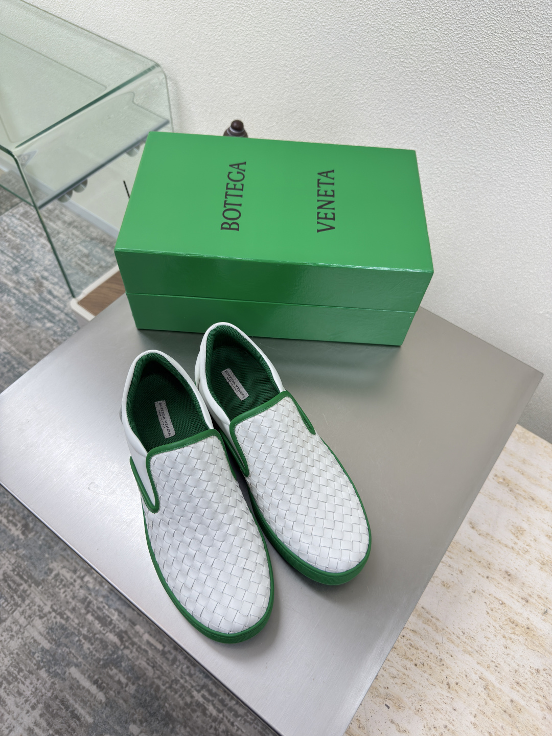 NO:487178,Men and women loafers Premium BV 7mm Level Knitted single shoes Genuine leather hand-woven BV Knot series Men and women men 10 green knitted This classic model is simply bv latest ceiling Simple leather 7mm strip Hand-woven high-end fabric with high-end footbed sheepskin inner comfortable high-end Outsole Original molding outsole Benchmark version Select original packaging Shoe bag adopts glue logo process The highest end of the market Use hot melt glue toe toe heel easy to rebound and not deformed upper car line is selected from Italian computer needle truck Fine workmanship Select original packaging Three-in-one box Treat customers sincerely Women 34 35 36 37 38 39 40 Men 38 39 40 41 42 43  44 45 (34 40 customized for women, 38 45 customized for men), casual shoes/sports shoes, bottega veneta, loafers, sneakers, cowhide, sheepskin19860909男女款 乐福鞋 高级 BV 7毫米级 编织单鞋 真皮手工编织 BV Knot系列 男女款 男款10 绿色 编织 这款经典款 简直bv最新天花板啦  简约一块皮7毫米抽条  手工编织而成 高档舒适 面料选用优质小牛皮 垫脚羊皮内里舒适高端 大底原版成型大底 对标对版 选用原版包装 鞋子布袋采用印胶logo工艺 市场最高端 采用热熔胶定型鞋头 后跟 易回弹不变形  鞋面车线选用意大利电脑针车 做工精细 选用原版包装 三合一盒子 真心对待客人 女款 34 35 36 37 38 39 40  男款 38 39 40 41 42 43 44 45（女34 40 定制 男38 45定制）,休闲鞋/运动鞋,bottega veneta,loafers,sneakers,cowhide,sheepskin,Women's Shoes