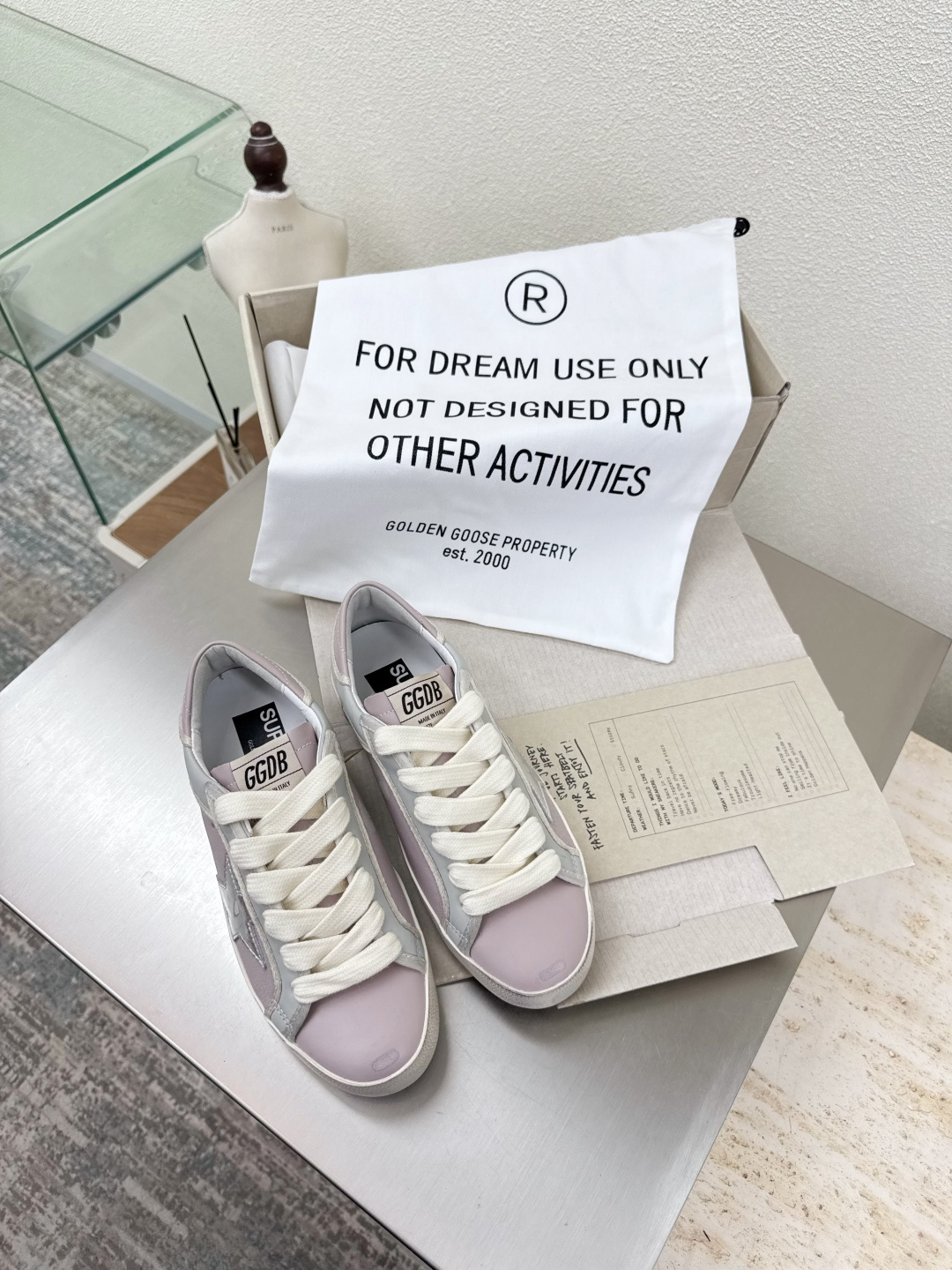 NO:486892,GGDB 25ss couples's German training shoes | Street fashion cool men's 10 pink and purple burst GGDB 25ss couples's German training shoes are so easy to eat!  The unique old design is matched with classic star elements, and the sense of fashion is full. Whether you are going out with your partner or having a party with friends, you can easily become the focus. Fabric, mercerized beef reverse velvet leather, inner lambskin lining, outsole, original uniform combination outsole, women's model 35 36 37 38 39 40 41 Men's model 39 40 41 42 43 44 45 (men's 39 45 customized size) Configure original packaging, casual shoes/sports shoes, sneakers, sheepskin19860909GGDB 25ss情侣款德训鞋|街头潮酷风 男款10 粉紫爆裂 GGDB 25ss情侣款德训鞋也太好嗑啦！ 独特的做旧设计搭配经典的星星元素,时尚感拉满. 无论是和对象出街还是和朋友聚会 都能轻松成为焦点.  面料 对版丝光牛反绒皮  内里 小羊皮里  大底 原版一致组合大底 女款 35 36 37 38 39 40 41 男款39 40 41 42 43 44 45（男39 45 定制码数） 配置原版包装,休闲鞋/运动鞋,sneakers,sheepskin,Women's Shoes