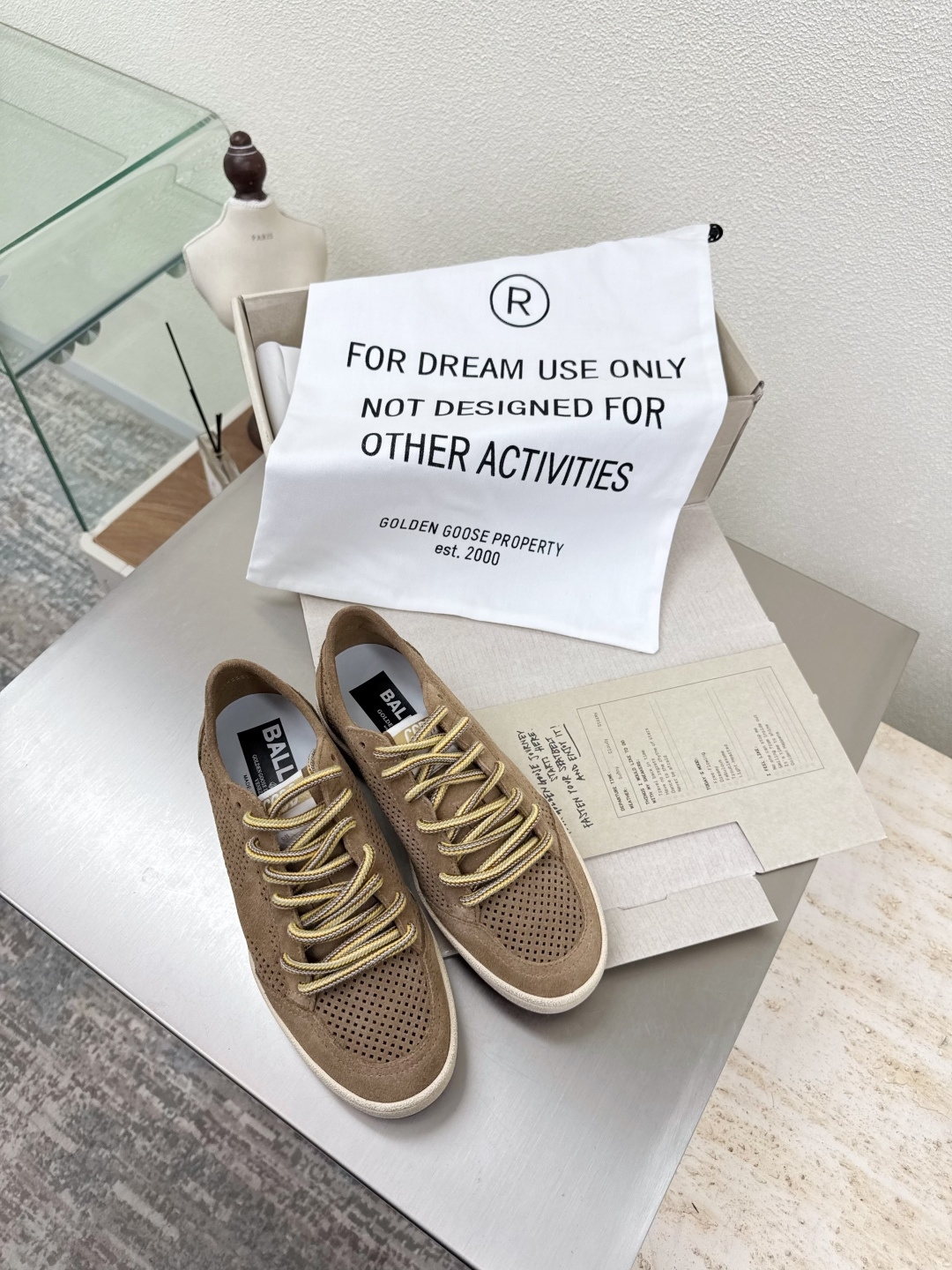 NO:486896,GGDB 25ss couples's German training shoes | Street style cool men's 10 khaki punching GGDB 25ss couples's German training shoes are so easy to eat!  The unique old design is matched with classic star elements, and the sense of fashion is full. Whether you are going out with your partner or having a party with friends, you can easily become the focus. Fabric, mercerized beef reverse velvet leather, inner lambskin lining, outsole, original uniform combination outsole, women's model 35 36 37 38 39 40 41 Men's model 39 40 41 42 43 44 45 (men's 39 45 customized size) Configure original packaging, casual shoes/sports shoes, sneakers, sheepskin19860909GGDB 25ss情侣款德训鞋|街头潮酷风 男款10 卡其冲孔 GGDB 25ss情侣款德训鞋也太好嗑啦！ 独特的做旧设计搭配经典的星星元素,时尚感拉满. 无论是和对象出街还是和朋友聚会 都能轻松成为焦点.  面料 对版丝光牛反绒皮  内里 小羊皮里  大底 原版一致组合大底 女款 35 36 37 38 39 40 41 男款39 40 41 42 43 44 45（男39 45 定制码数） 配置原版包装,休闲鞋/运动鞋,sneakers,sheepskin,Women's Shoes