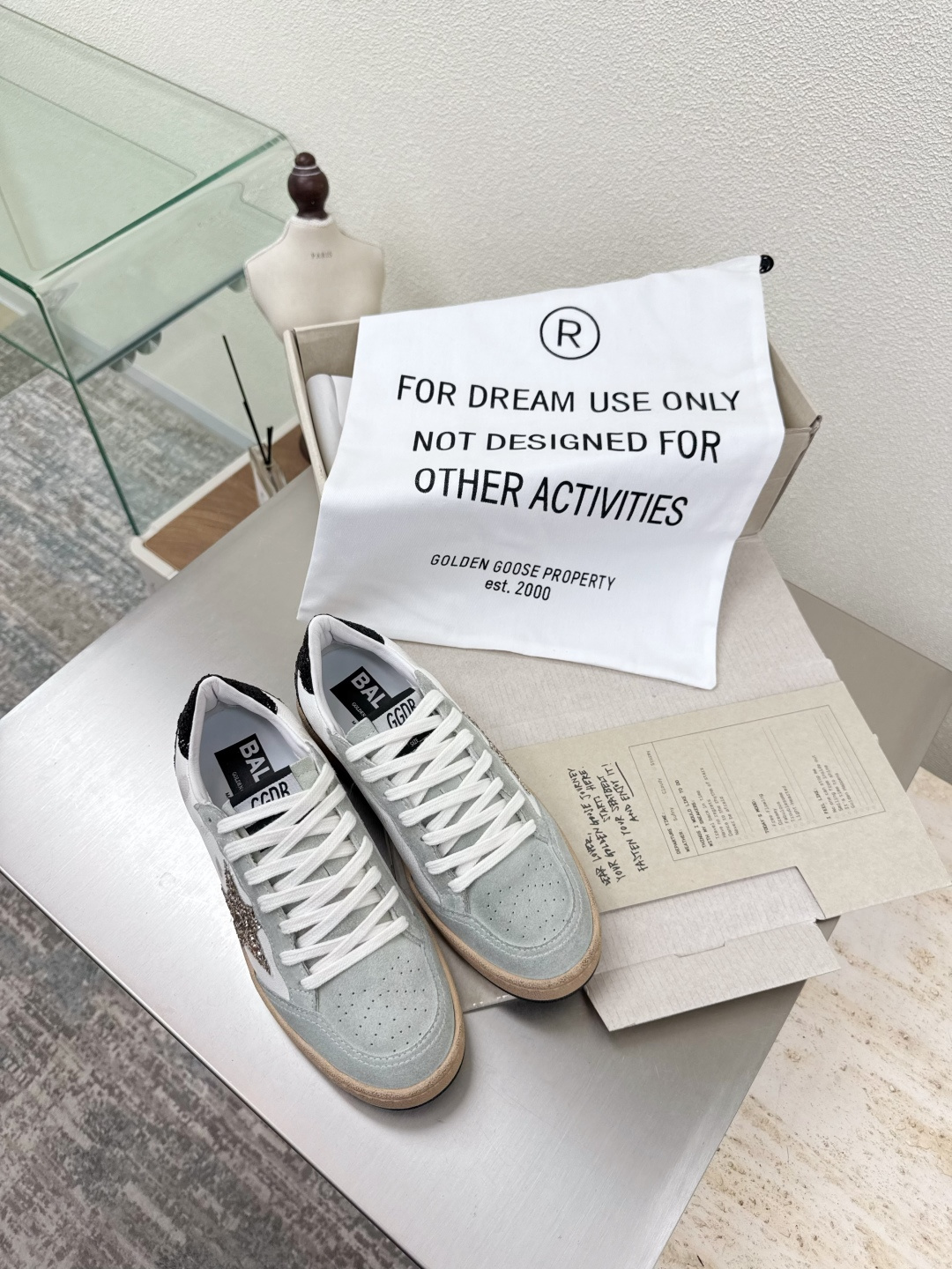 NO:486913,GGDB 25ss couples's German training shoes | Street style cool men's 10 sequin Venus GGDB 25ss couples's German training shoes are so easy to eat!  The unique old design is matched with classic star elements, and the sense of fashion is full. Whether you are going out with your partner or having a party with friends, you can easily become the focus. Fabric, mercerized beef reverse velvet leather, inner lambskin lining, outsole, original uniform combination outsole, women's model 35 36 37 38 39 40 41 Men's model 39 40 41 42 43 44 45 (men's 39 45 customized size) Configure original packaging, casual shoes/sports shoes, sneakers, sheepskin19860909GGDB 25ss情侣款德训鞋|街头潮酷风 男款10 亮片金星 GGDB 25ss情侣款德训鞋也太好嗑啦！ 独特的做旧设计搭配经典的星星元素,时尚感拉满. 无论是和对象出街还是和朋友聚会 都能轻松成为焦点.  面料 对版丝光牛反绒皮  内里 小羊皮里  大底 原版一致组合大底 女款 35 36 37 38 39 40 41 男款39 40 41 42 43 44 45（男39 45 定制码数） 配置原版包装,休闲鞋/运动鞋,sneakers,sheepskin,Women's Shoes