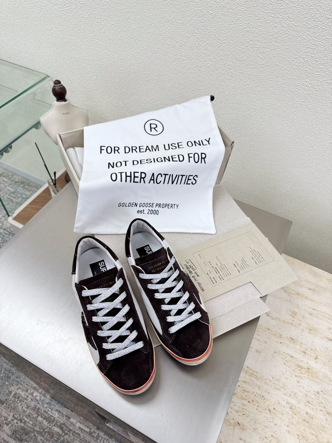 NO:486925,GGDB 25ss couples's German training shoes | Street trendy and cool men's 10 white coffee color combination GGDB 25ss couples's German training shoes are so easy to eat!  The unique old design is matched with classic star elements, and the sense of fashion is full. Whether you are going out with your partner or having a party with friends, you can easily become the focus. Fabric, mercerized beef reverse velvet leather, inner lambskin lining, outsole, original uniform combination outsole, women's model 35 36 37 38 39 40 41 Men's model 39 40 41 42 43 44 45 (men's 39 45 customized size) Configure original packaging, casual shoes/sports shoes, sneakers, sheepskin19860909GGDB 25ss情侣款德训鞋|街头潮酷风 男款10 白咖拼色 GGDB 25ss情侣款德训鞋也太好嗑啦！ 独特的做旧设计搭配经典的星星元素,时尚感拉满. 无论是和对象出街还是和朋友聚会 都能轻松成为焦点.  面料 对版丝光牛反绒皮  内里 小羊皮里  大底 原版一致组合大底 女款 35 36 37 38 39 40 41 男款39 40 41 42 43 44 45（男39 45 定制码数） 配置原版包装,休闲鞋/运动鞋,sneakers,sheepskin,Women's Shoes