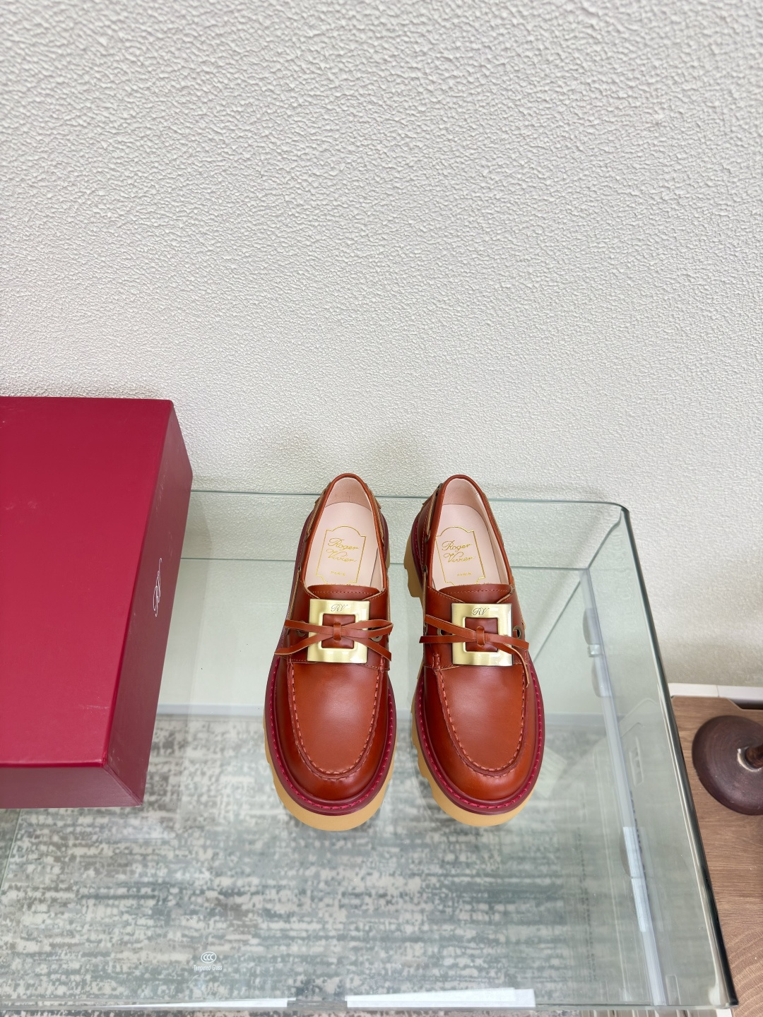 NO:486867,Loafers RV square paint thick sole High quality Roger Vivier Brown Matched with original hardware Never fade RV|News, closed eyes Ingenious design of decoration buckle Brand logo No pressure in and out of counter Oil edge craftsmanship Detailed and fine flat design Commuting essentials Fabric Calfskin Inner Footsteps Sheepskin Gilded crafts hardware fasteners 34 35 36 37 38 39 40 41 (34 40 41 Custom made no return) Configure high-quality original packaging, loafers, roger vivier, loafers, cowhide, sheepskin19860909乐福鞋 RV方烤漆厚底 高品质 RogerVivier罗杰·维维亚 棕色 搭配原版五金 永不褪色 RV|上新咯,闭眼入  饰扣设计精巧 品牌logo 出入专柜无压力 油边工艺 细致入微  平底设计 通勤必备款  面料 小牛皮  内里 垫脚 羊皮 鎏金工艺五金扣件 34 35 36 37 38 39 40 41 (34 40 41 定做不退换) 配置高品质原版包装,乐福鞋,roger vivier,loafers,cowhide,sheepskin,Women's Shoes