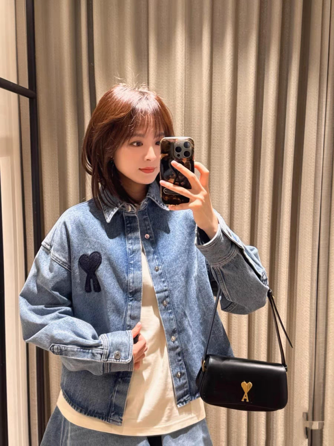 High-Quality Women’s Cowboy Shirt by Ami Decoeur with Customized Details - 图片 6