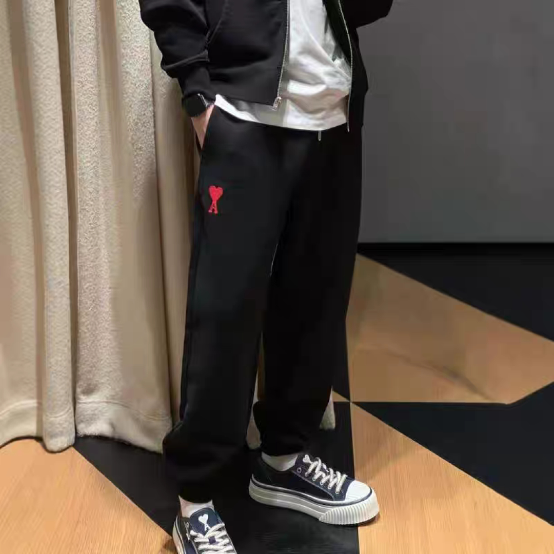 2023 Ami Paris Embroidered Dress: High-Quality Recreational Sportswear for Men and Women - 图片 1