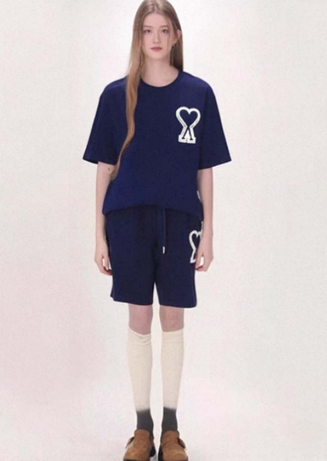 High-Quality Women’s Suit with Classic Embroidery Shorts for Men and Women - 图片 3
