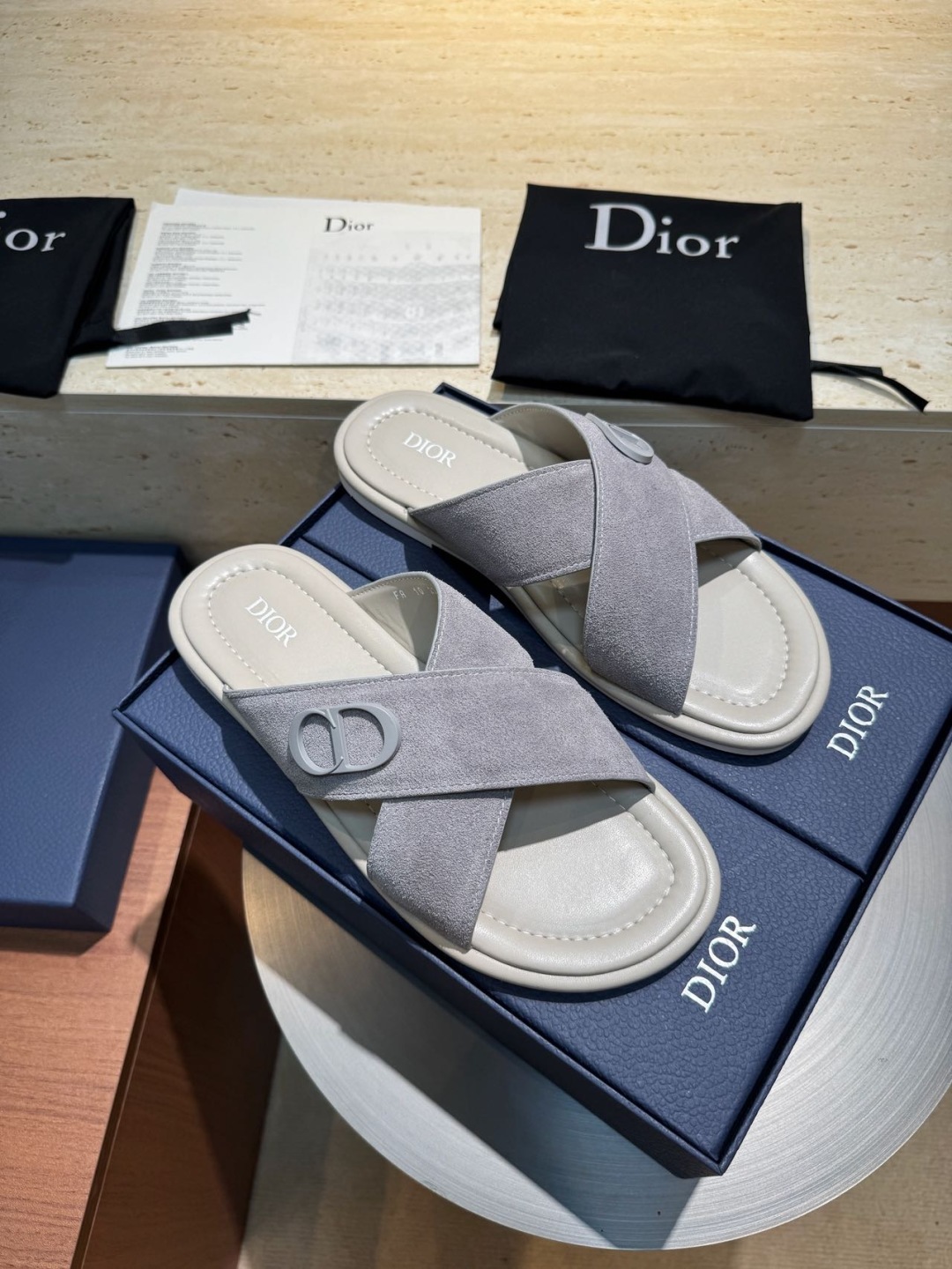 Dior Alias Heren Sandalen met Gekruiste Banden en CD Diamond Logo - Grijs