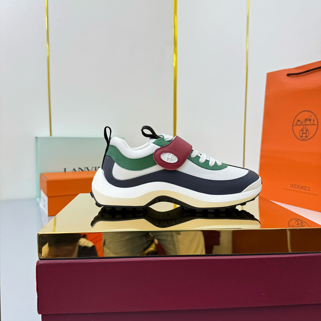 NO:535660,Women's size, men's size couples Hermes 25ss new Loop sneaker couples leather casual sneakers original purchase purchasing grade material and craftsmanship using original imported calfskin/suede/parch chute fabric, sheepskin lining upper leather Velcro with light geometric sole. Lightweight, comfortable, soft, easy to wear and good looking size: 36-45 Buy now Buy now, dad shoes, hermes, hermes, sneakers, cowhide, sheepskin, chamois leather19860909女码,男码 情侣款 Hermes 爱马仕 25ss新款Loop sneaker情侣款皮革休闲运动鞋原版购入代购级别材质与工艺采用原版进口小牛皮/麂皮/降落伞面料,羊皮内衬鞋面皮革魔术贴搭配轻盈几何鞋底.轻便舒适柔软又好穿又好看 size:36-45 立即抢购 立即抢购,老爹鞋,hermes,hermes,sneakers,cowhide,sheepskin,chamois leather,Women's Shoes