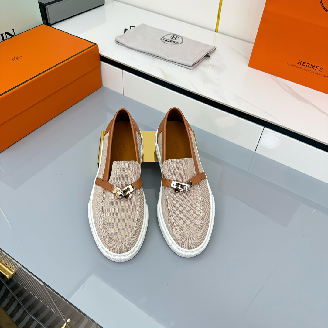 NO:535656,Women's size, men's size couples Hermes 25ss new Loop sneaker couples leather casual sneakers original purchase grade material and craftsmanship are made of original imported calfskin/suede/parachute fabric, sheepskin lining upper leather Velcro with light geometric sole. Lightweight, comfortable, soft, easy to wear and good looking size: 36-45, loafers, hermes, hermes, loafers, sneakers, cowhide, sheepskin, chamois leather19860909女码,男码 情侣款 Hermes 爱马仕 25ss新款Loop sneaker情侣款皮革休闲运动鞋原版购入代购级别材质与工艺采用原版进口小牛皮/麂皮/降落伞面料,羊皮内衬鞋面皮革魔术贴搭配轻盈几何鞋底.轻便舒适柔软又好穿又好看 size:36-45,乐福鞋,hermes,hermes,loafers,sneakers,cowhide,sheepskin,chamois leather,Women's Shoes