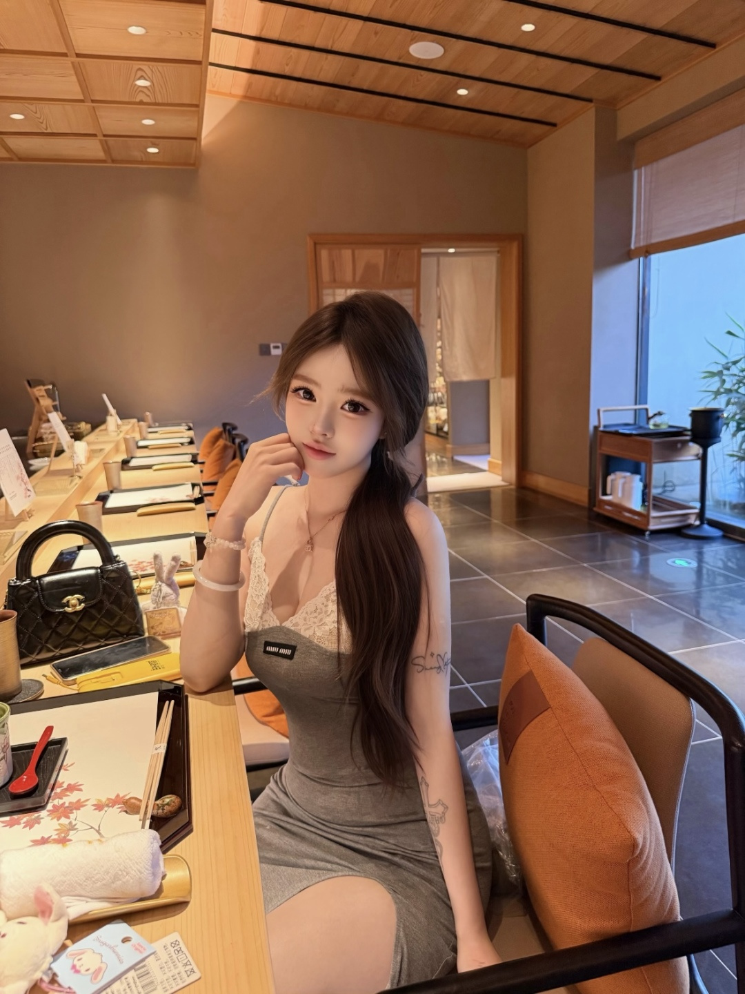 미우미우 레이스 트림 그레이 멜빵 원피스 26 SS 상세 이미지 9
