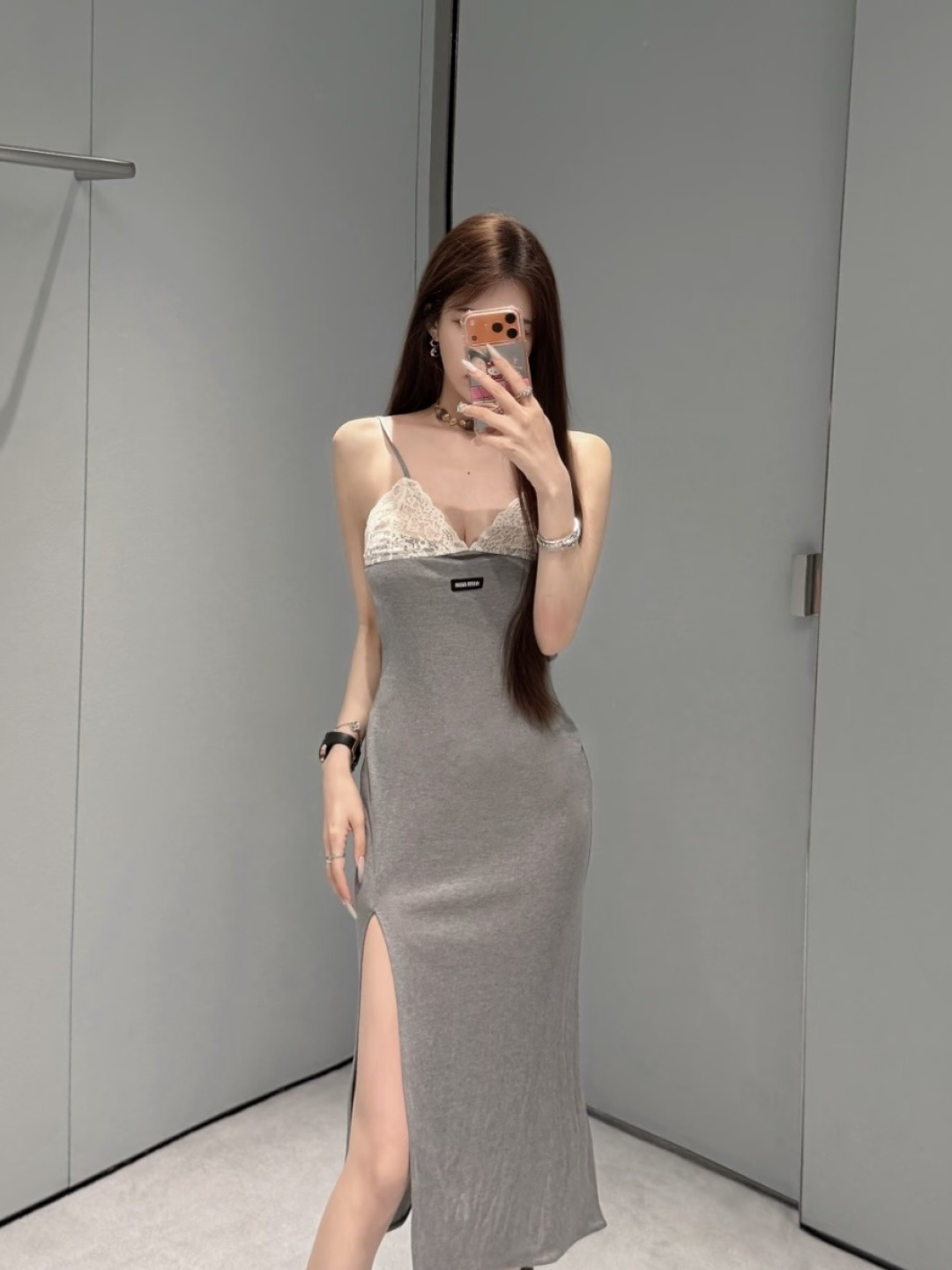 미우미우 레이스 트림 그레이 멜빵 원피스 26 SS 상세 이미지 8