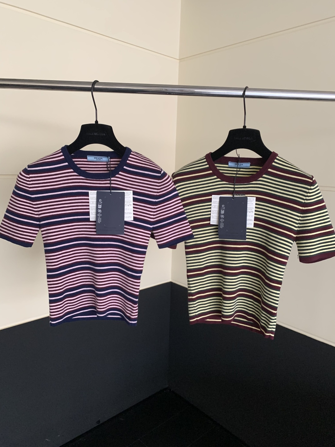 프라다 26SS 여성 반팔 132848 Prada T Shirt 썸네일 이미지