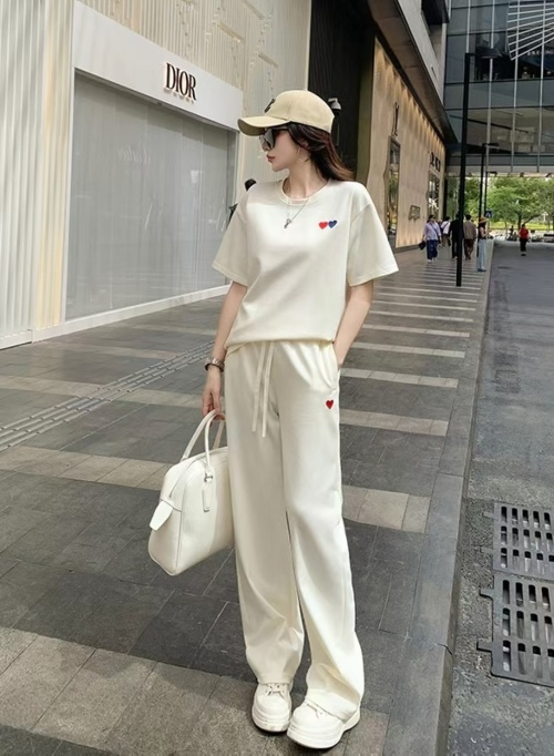 Women's Summer Heart Embroidery T-Shirt and Pants Set - Casual Loungewear 1 Women's Summer Heart Embroidery T-Shirt and Pants Set - Casual Loungewear