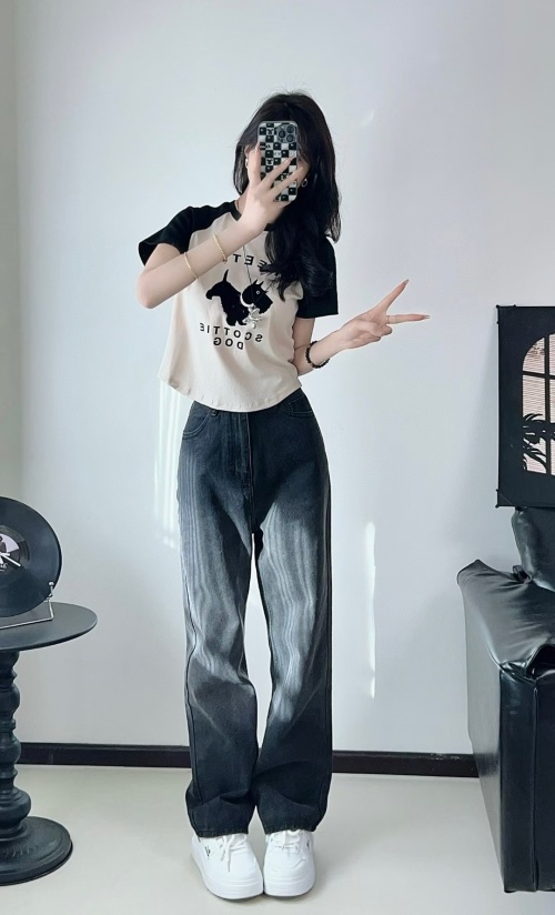 Summer Flocked T-Shirt and Denim Pants Set - Stylish and Comfortable 1 Summer Flocked T-Shirt and Denim Pants Set - Stylish and Comfortable