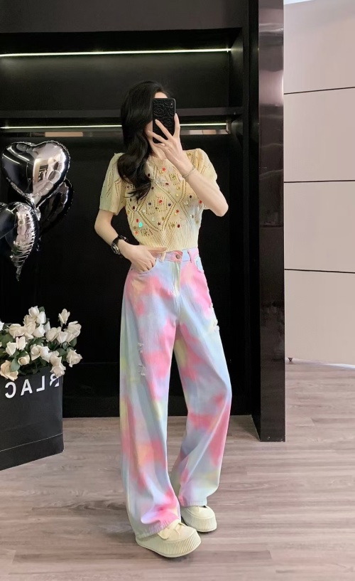 Women's Summer Knit Top and Tie-Dye Jeans Set - Stylish and Comfortable 1 Women's Summer Knit Top and Tie-Dye Jeans Set - Stylish and Comfortable
