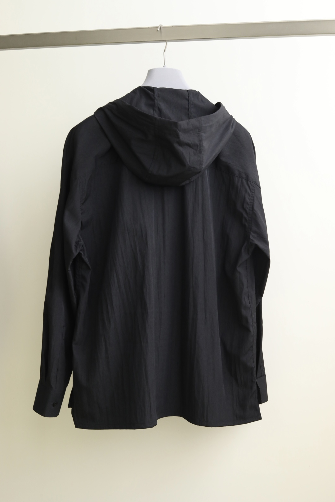 SS春夏新款，Yo*hji ya*ma风格技能双色卫衣。 清爽的春夏季风格，本体主料采用72%聚酯纤维➕