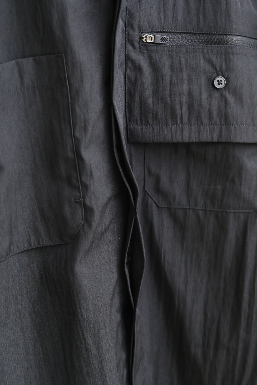 SS春夏新款，Yo*hji ya*ma风格技能双色卫衣。 清爽的春夏季风格，本体主料采用72%聚酯纤维➕