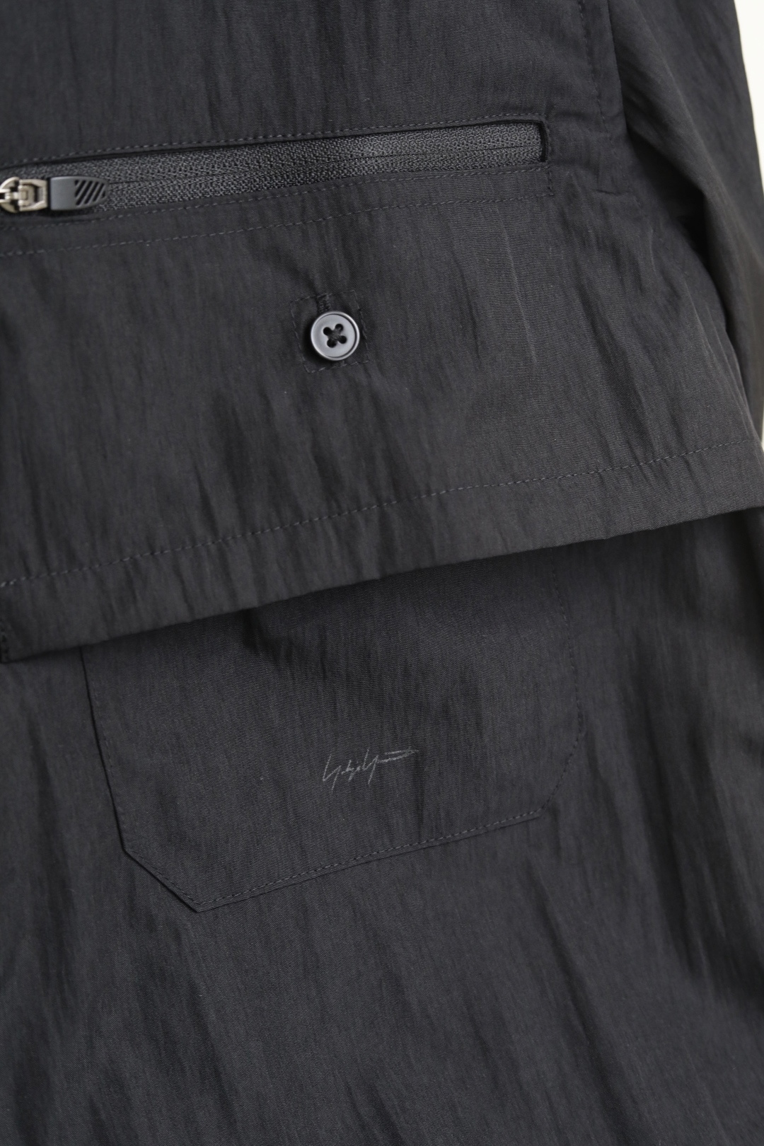 SS春夏新款，Yo*hji ya*ma风格技能双色卫衣。 清爽的春夏季风格，本体主料采用72%聚酯纤维➕